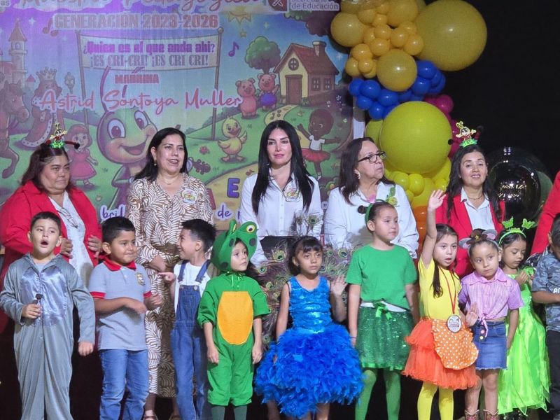 Astrid Santoya Muller apadrina generación que lleva su nombre en el jardín de niños general Manuel González