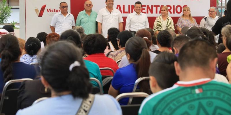 Entrega Lalo Gattás apoyo a beneficiarios del programa alimentario