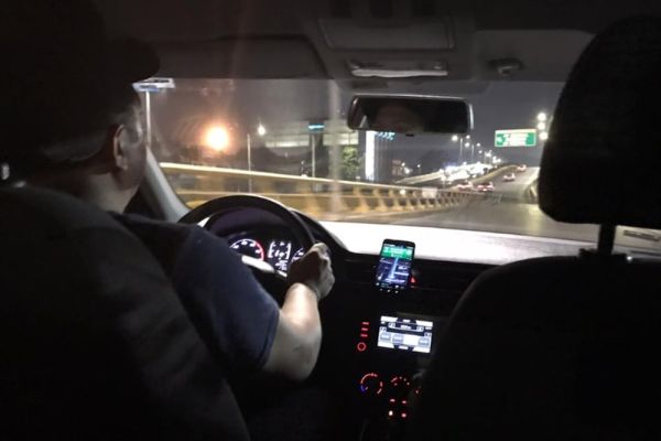 Plataformas digitales desplazan a micros en horario nocturno