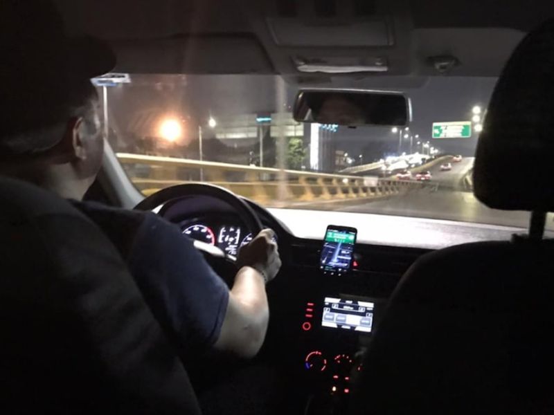 Plataformas digitales desplazan a micros en horario nocturno