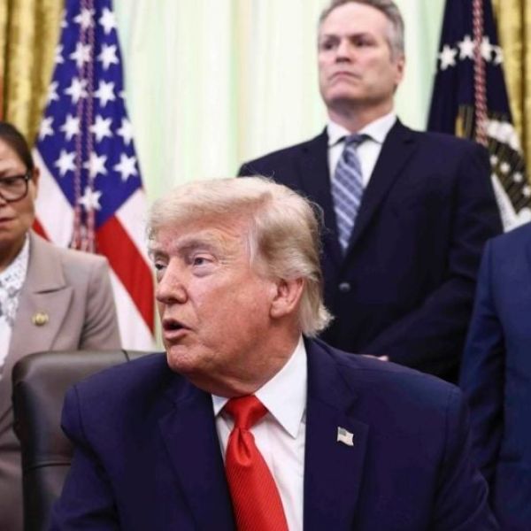 Trump da por terminado el conflicto con Irán, pero Teherán no confirma un acuerdo final