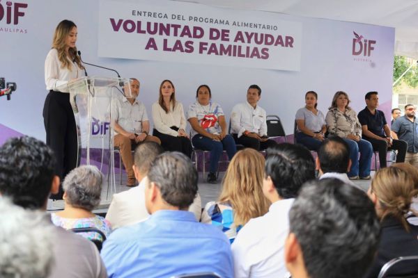 Inician Lucy y Lalo segunda entrega de programa alimentario Voluntad de Ayudar.