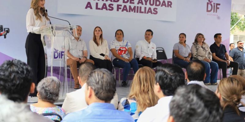 Inician Lucy y Lalo segunda entrega de programa alimentario Voluntad de Ayudar.