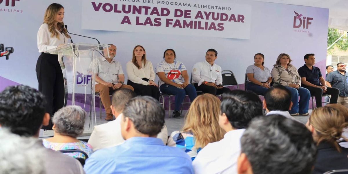 Inician Lucy y Lalo segunda entrega de programa alimentario Voluntad de Ayudar