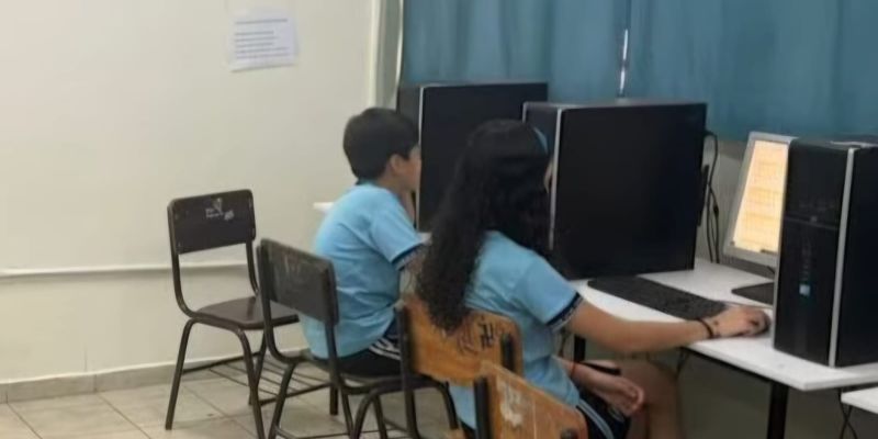 Tamizan a estudiantes de secundaria para detectar uso de drogas y otros riesgos