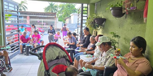 Astrid Sontoya sigue construyendo cercanía con la gente en la Nacional Colectiva 2