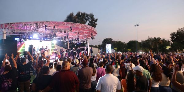 Reúne gobierno de Carmen Lilia Canturosas a cientos de familias en festejo del Día del Padre