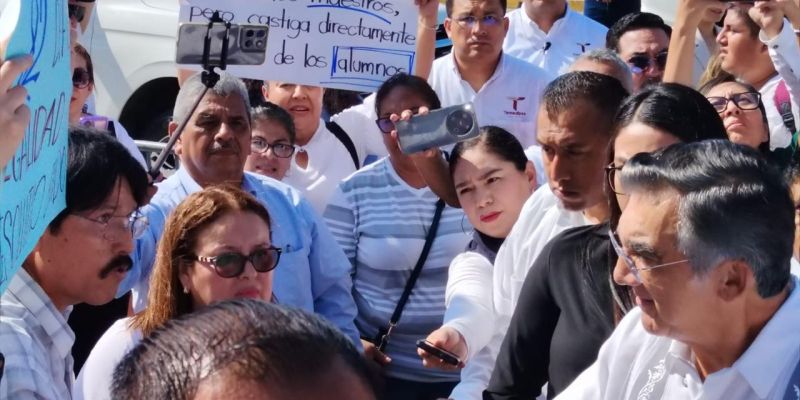 Maestros llevan conflicto escolar hasta el gobernador