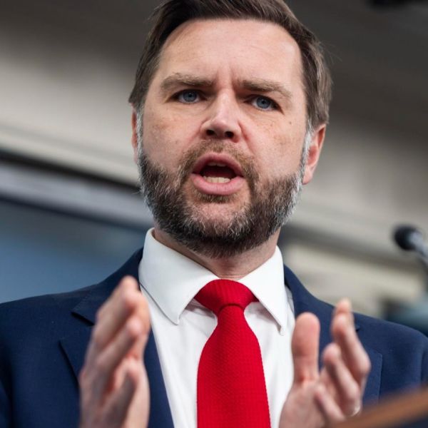 JD Vance asegura que el estrecho de Ormuz está abierto e Irán aceptó la visita de inspectores nucleares de la OIEA