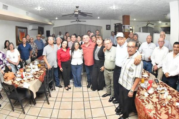 Senadora Olga Sosa se reúne con empresarios y líderes sociales de Valle Hermoso