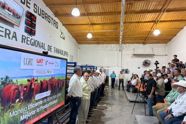 Capacitan a ganaderos para elevar productividad y blindar al sector contra el gusano barrenador; UGRT