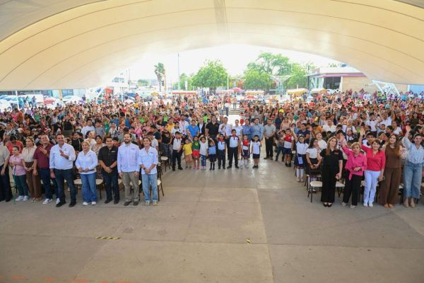 Entregan Lucy y Lalo 3 mil kits escolares de la campaña “Pasos por la Educación”