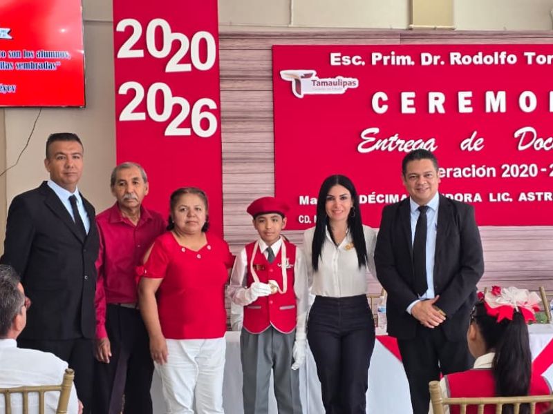 Astrid Sontoya Muller apadrina a la generación 2026 de la Primaria Rodolfo Torre Cantú