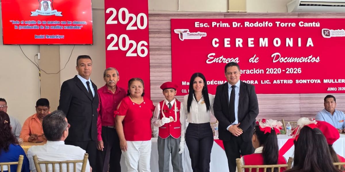 Astrid Sontoya Muller apadrina a la generación 2026 de la Primaria Rodolfo Torre Cantú