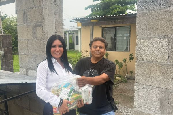 Astrid Sontoya responde al llamado ciudadano con apoyos directos
