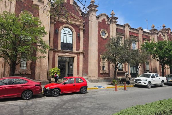 Trabajadores eventuales de Salud denuncian opacidad en entrega de plazas; preparan impugnaciones