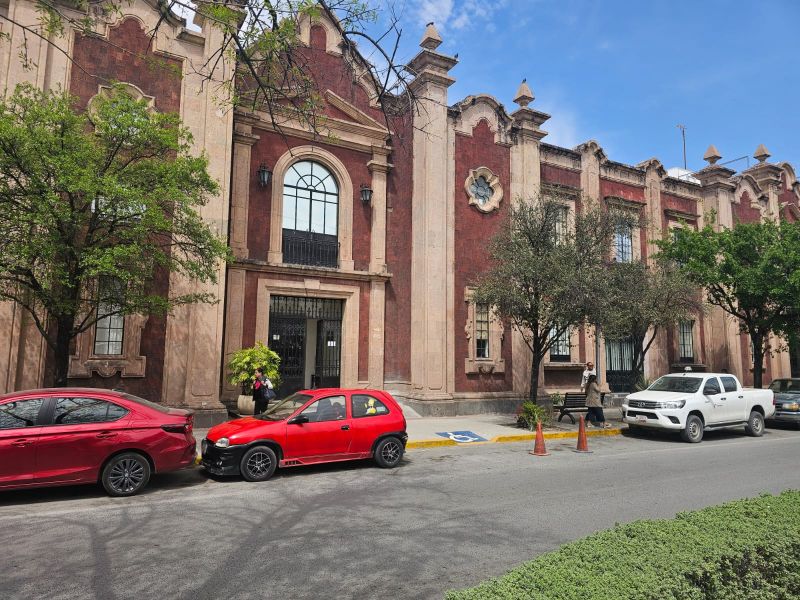 Trabajadores eventuales de Salud denuncian opacidad en entrega de plazas; preparan impugnaciones