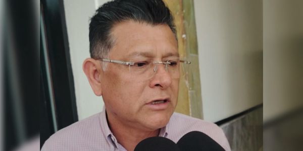 Sin descartarse para 2027, Tomás Gloria se disciplina al llamado del gobernador