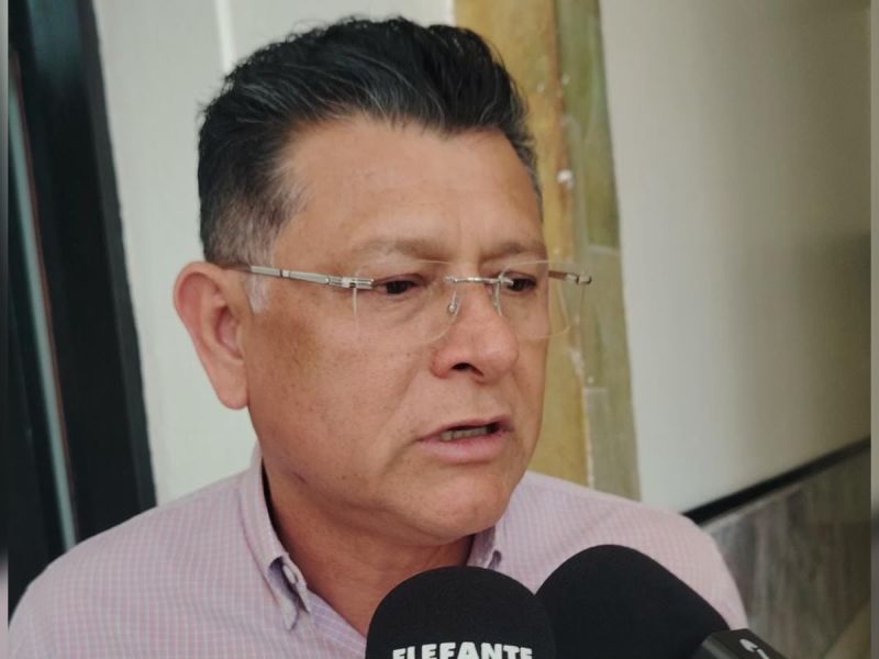 Sin descartarse para 2027, Tomás Gloria se disciplina al llamado del gobernador
