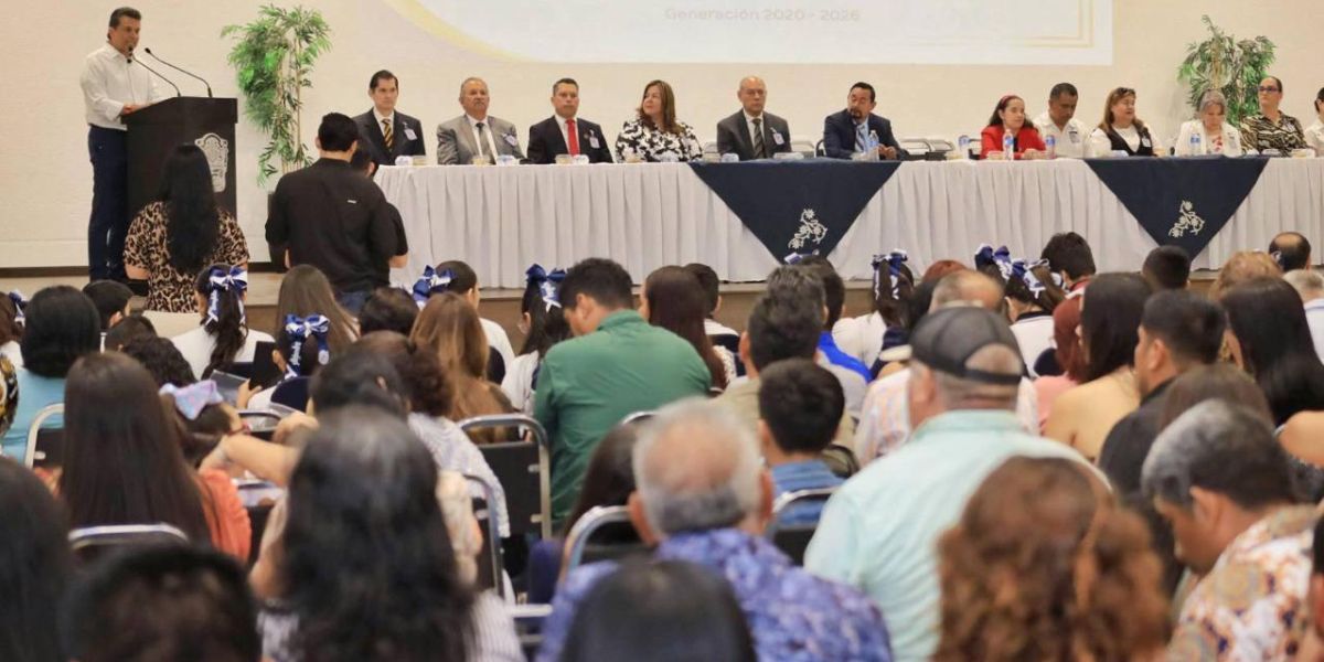 Apadrina alcalde Lalo Gattás generación de la Escuela Primaria Epigmenio García