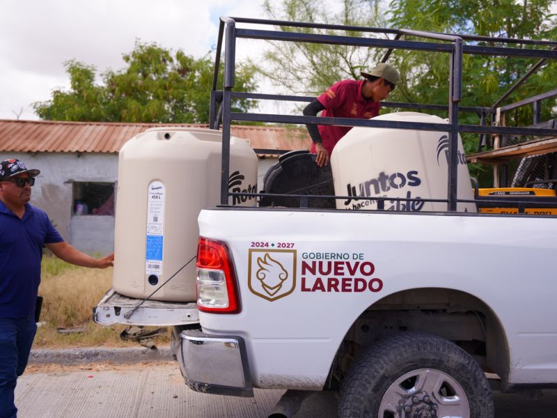 COMAPA Y gobierno municipal atienden a familias de zonas altas con entrega e instalación de 200 tinacos