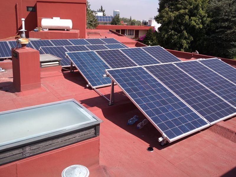 PRI propone paneles solares con “abonos chiquitos” en el recibo de la CFE