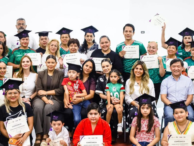 Celebran graduación y entrega de constancias de los CEDIF Victoria