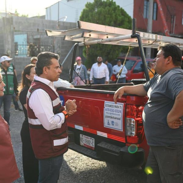 Recorre Lalo Gattás colonias escuchando y resolviendo demandas ciudadanas