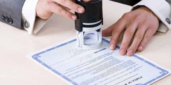 Gobierno autoriza licencias temporales a cuatro notarios