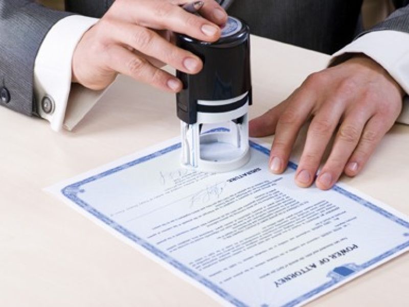 Gobierno autoriza licencias temporales a cuatro notarios