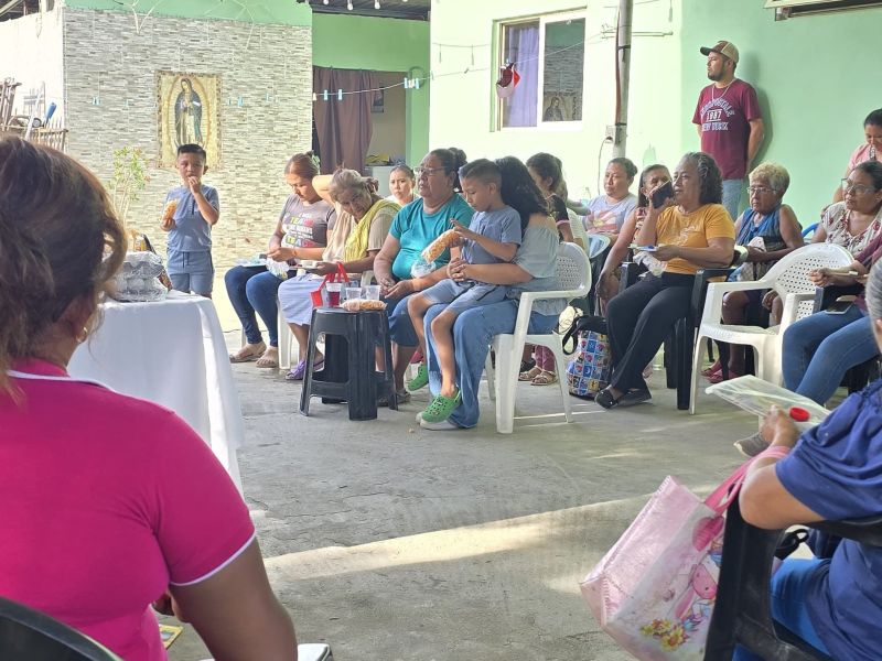 Astrid Sontoya fortalece su cercanía con las comunidades; más de 80 habitantes de Congregación Quintero respaldan el diálogo ciudadano