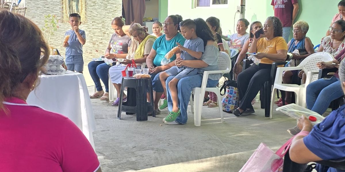 Astrid Sontoya fortalece su cercanía con las comunidades; más de 80 habitantes de Congregación Quintero respaldan el diálogo ciudadano