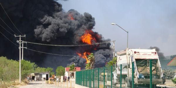 Incendio que consumió más de 20 mil llantas habría sido intencional
