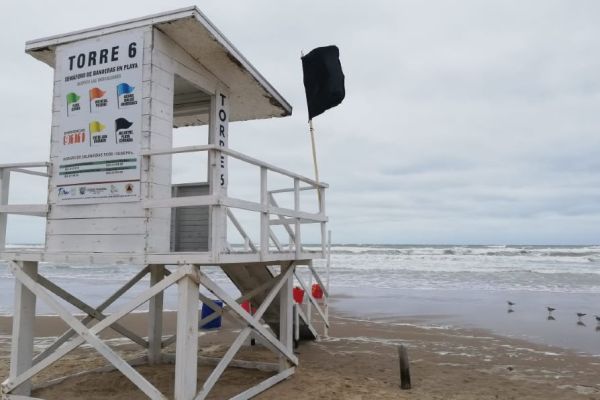 Cambiarían banderas de advertencia en playas de Tamaulipas por incremento de viento y oleaje