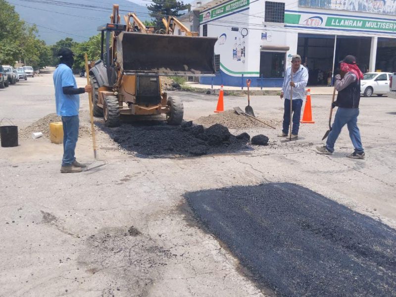 Amplían el bacheo en la colonia Miguel Alemán