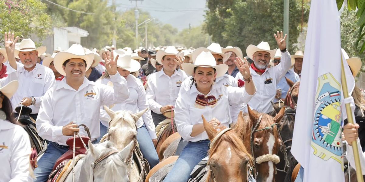 Olga Sosa participa en el 409 Aniversario de Jaumave