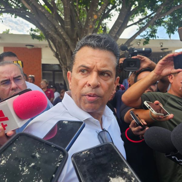 Gattás no descarta más relevos; revisa desempeño de funcionarios