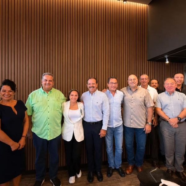 Se reúne Olga Sosa con representantes del sector camaronero del sur de Tamaulipas