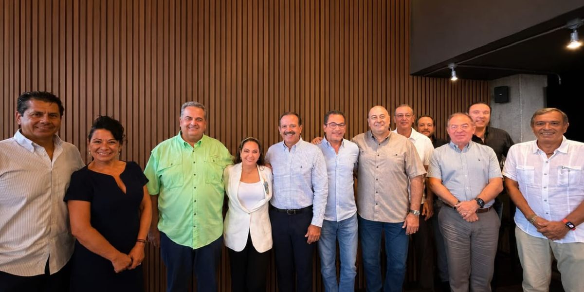 Se reúne Olga Sosa con representantes del sector camaronero del sur de Tamaulipas