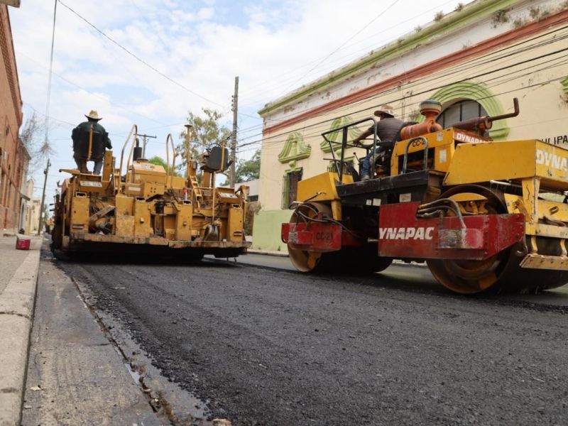 Rehabilitan pavimentos 3 cuadrillas de obras públicas en Victoria