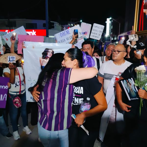 Madre de Dafne acusa a Patricia Chío de usar su dolor para una fotografía