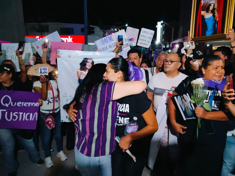 Madre de Dafne acusa a Patricia Chío de usar su dolor para una fotografía