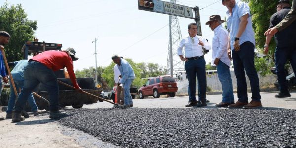 Refuerza Municipio mejora de vialidades en zonas comercial y de transporte en Victoria