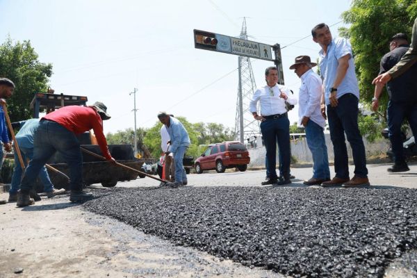Refuerza Municipio mejora de vialidades en zonas comercial y de transporte en Victoria