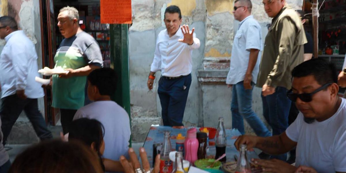 Atiende alcalde Lalo Gattás llamado de locatarios del Mercado Argüelles