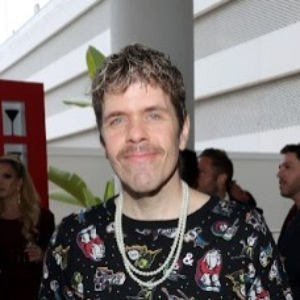 Familia de Pérez Hilton confirma que recibe atención médica