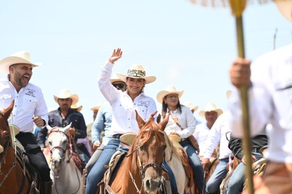 Cabalgata une a los pueblos: Olga Sosa en el 399 aniversario de Palmillas