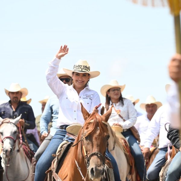 Cabalgata une a los pueblos: Olga Sosa en el 399 aniversario de Palmillas
