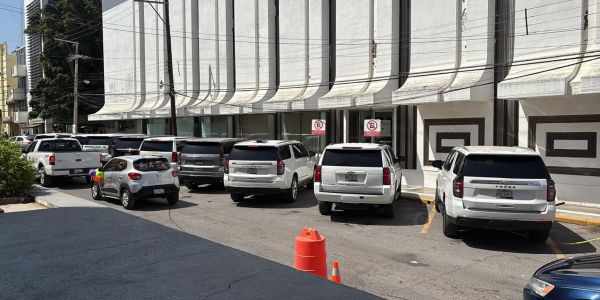Extienden seis meses contrato de vehículos para funcionarios estatales