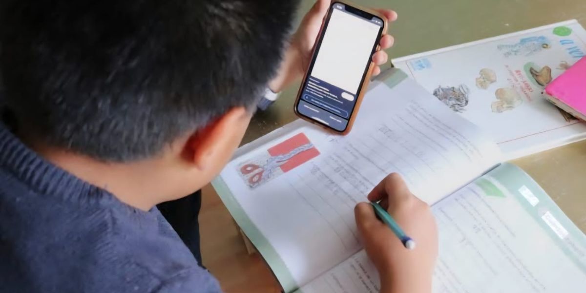 Abrirá Tamaulipas consulta para definir la prohibición de celulares en escuelas
